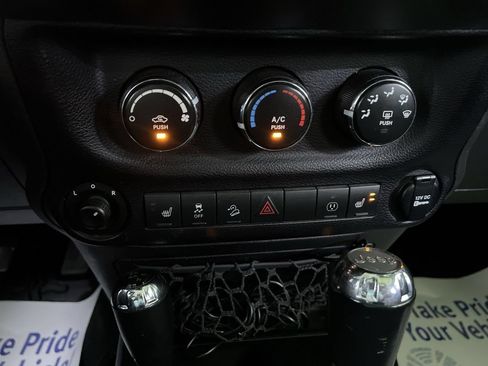 Used 2014 Jeep Wrangler Unlimited Rubicon w/ Max Tow Package AWD/4WD image 22