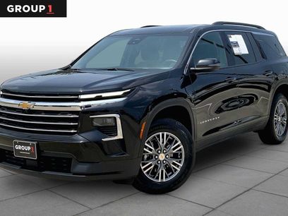 Used 2025 Chevrolet Traverse LT