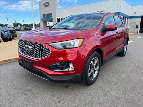 Used 2024 Ford Edge SEL w/ Convenience Package AWD/4WD image 4