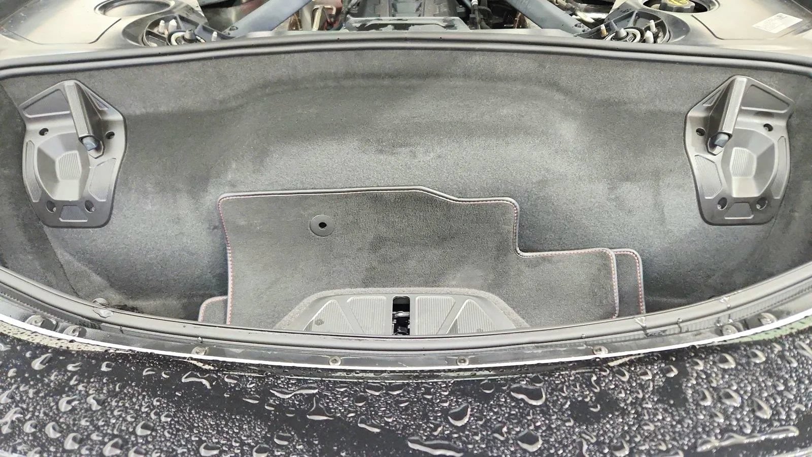 Used 2024 Chevrolet Corvette Stingray Preferred Cpe w/ Battery Protection Package RWD image 35