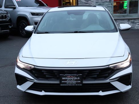 Used 2025 Hyundai Elantra SEL FWD image 7