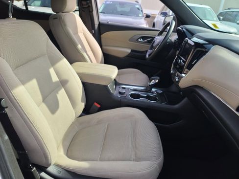 Used 2023 Chevrolet Traverse LS AWD/4WD image 19