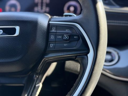 Used 2022 Jeep Grand Cherokee L Laredo image 29