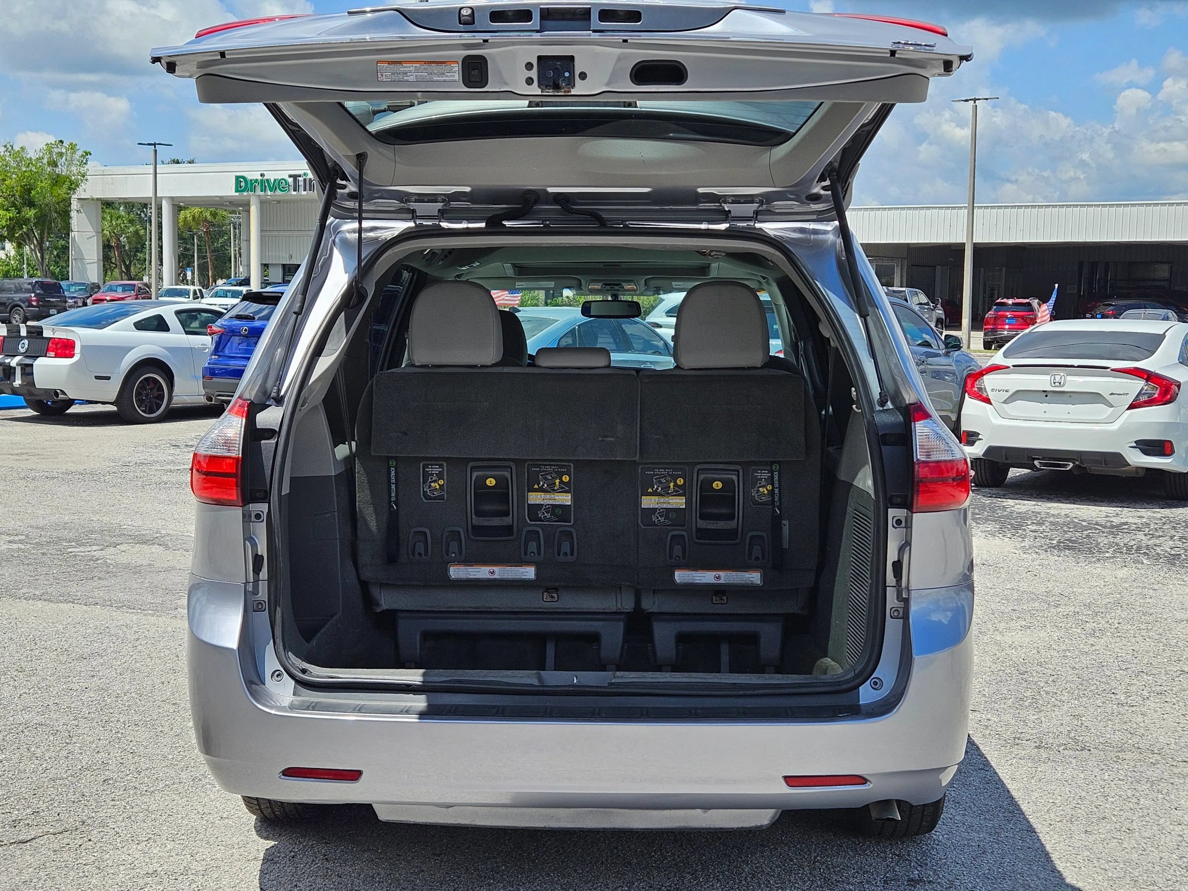 Used 2017 Toyota Sienna XLE AWD/4WD image 12