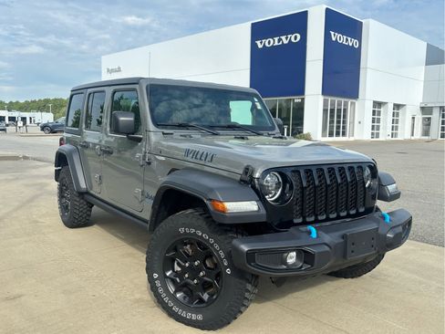Used 2023 Jeep Wrangler Unlimited w/ Cold Weather Group AWD/4WD image 2