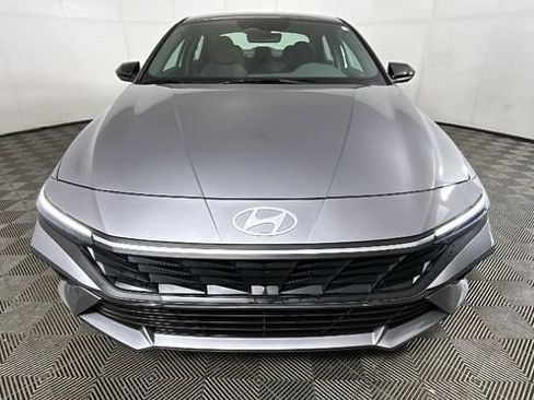 Certified 2025 Hyundai Elantra Sport FWD image 8