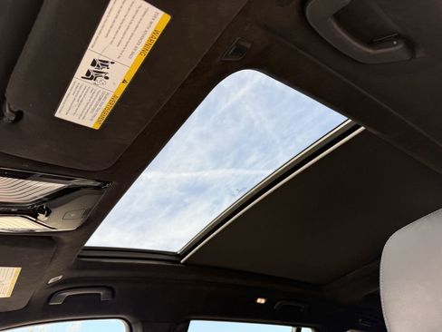 Used 2021 BMW X7 M50i w/ Cold Weather Package image 10