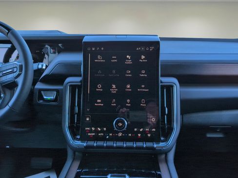 New 2026 GMC Yukon Denali w/ Denali Reserve Package image 14