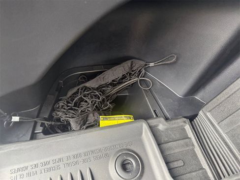 Used 2024 Toyota Highlander XLE image 17