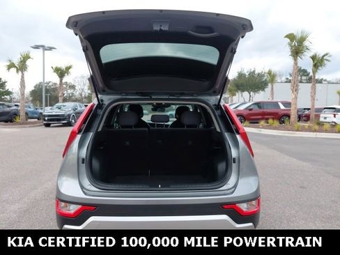 Certified 2024 Kia Niro LX image 25