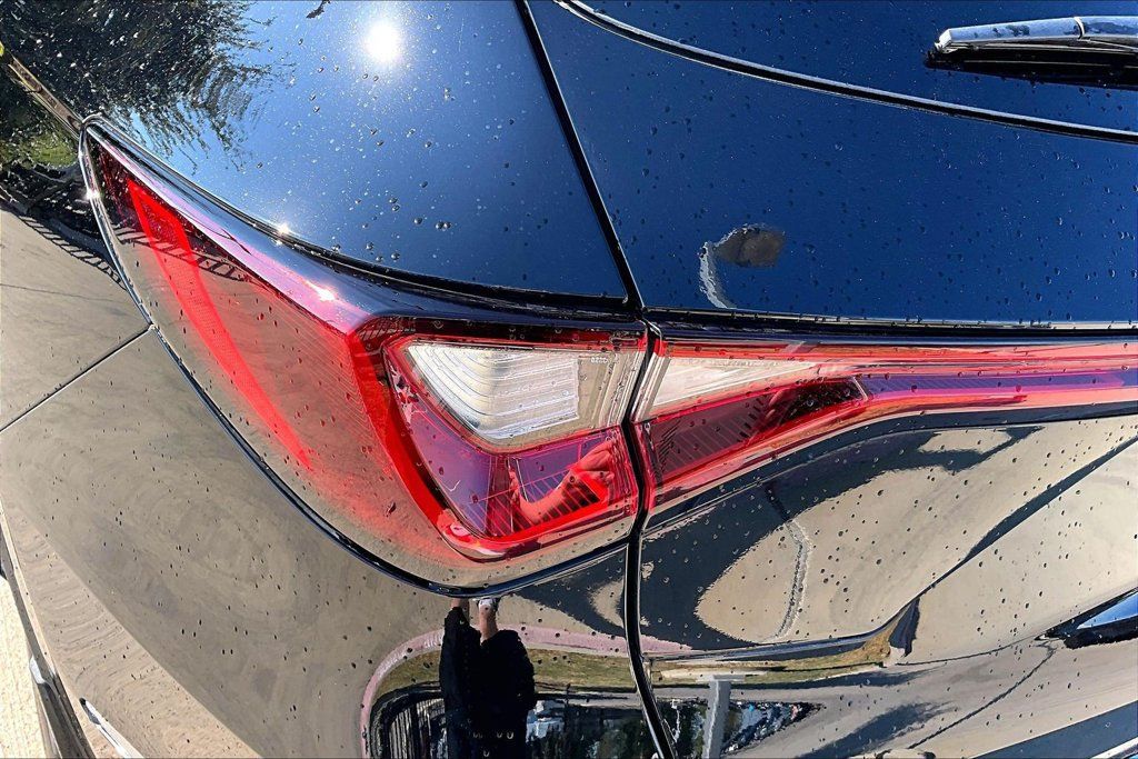 Used 2025 Acura MDX w/ Technology Package FWD image 36