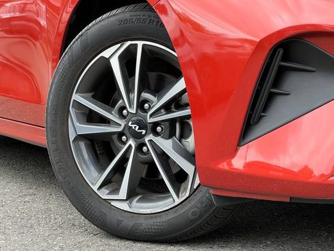 Certified 2023 Kia Forte LXS w/ LXS Technology Package FWD image 2