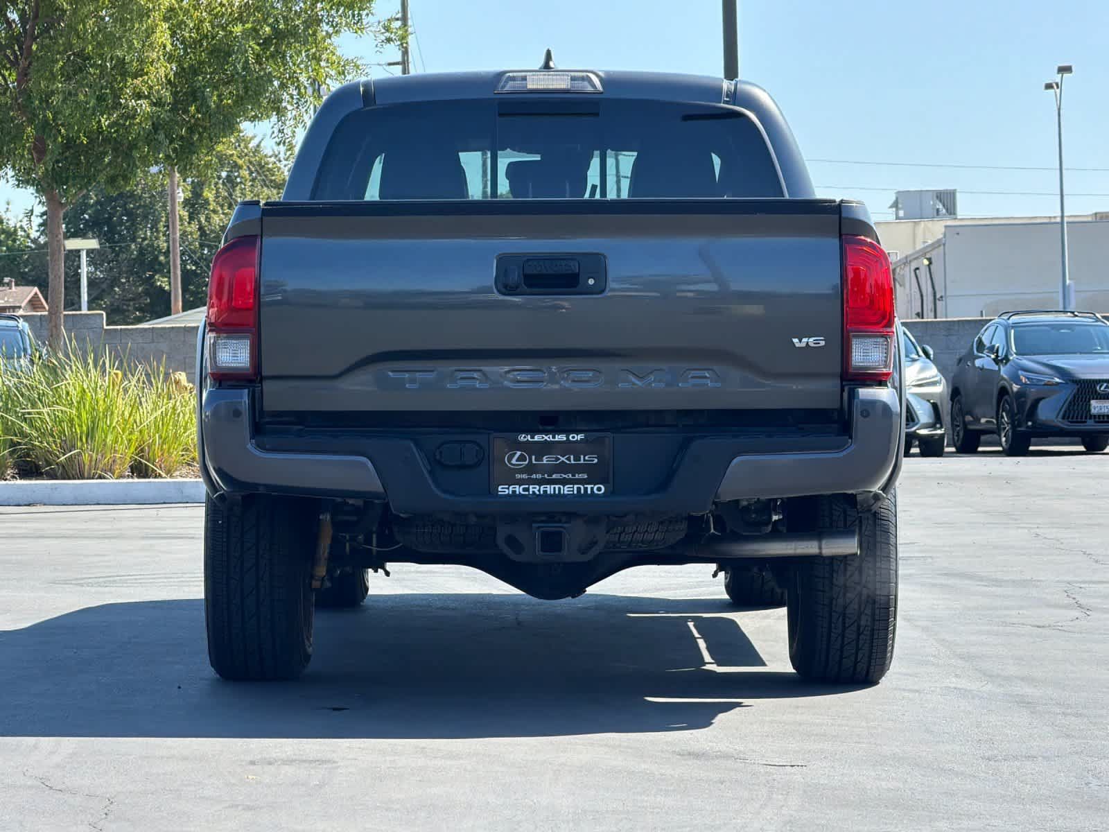 Used 2019 Toyota Tacoma TRD Off-Road AWD/4WD image 8