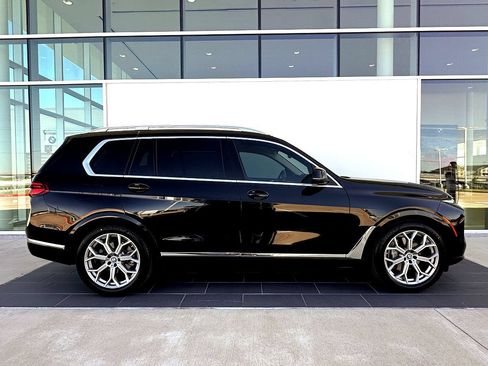 Certified 2025 BMW X7 xDrive40i w/ Premium Package AWD/4WD image 3