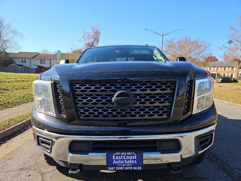 Used 2019 Nissan Titan SV w/ SV Convenience Package image 9
