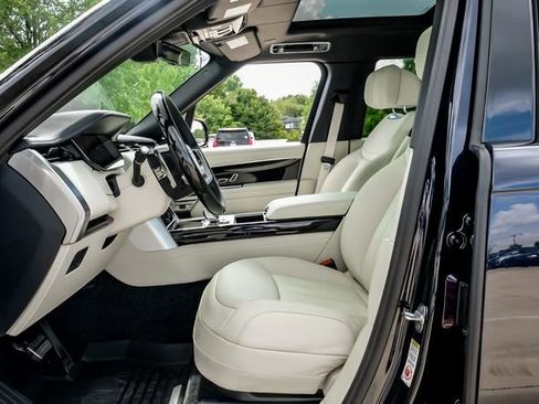New 2026 Land Rover Range Rover Long Wheelbase Autobiography AWD/4WD image 3