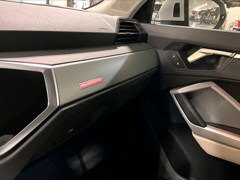 Used 2025 Audi Q3 2.0T Premium Plus w/ Premium Plus Package image 25