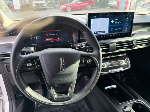 Certified 2024 Lincoln Corsair Premiere w/ Equipment Group 101A image 15