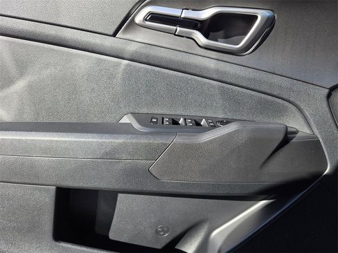 New 2026 Kia Sportage LX image 16