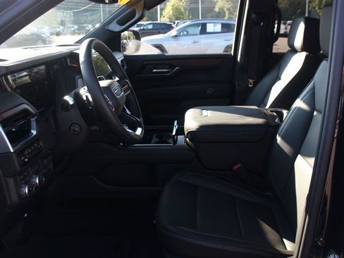 Used 2026 GMC Yukon Denali w/ Sun & Power Step Package AWD/4WD image 17