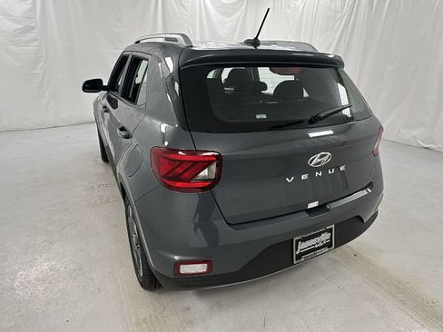 Used 2025 Hyundai Venue SEL image 5