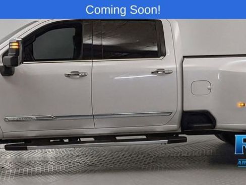 Used 2024 Chevrolet Silverado 3500 High Country w/ High Country Premium Package AWD/4WD image 5