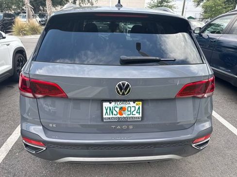 Used 2023 Volkswagen Taos SE w/ Panoramic Sunroof Package FWD image 8