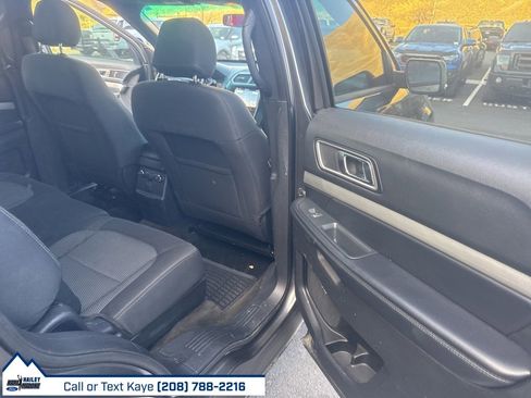 Used 2017 Ford Explorer XLT w/ Equipment Group 201A image 19