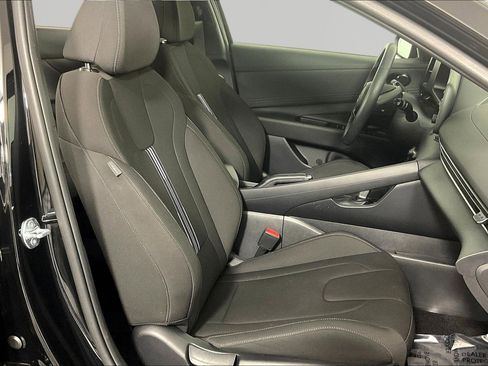 Used 2025 Hyundai Elantra Sport FWD image 26