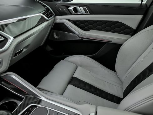 Used 2021 BMW X5 M w/ Competition Package image 38