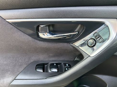 Used 2013 Nissan Altima 2.5 S FWD image 13