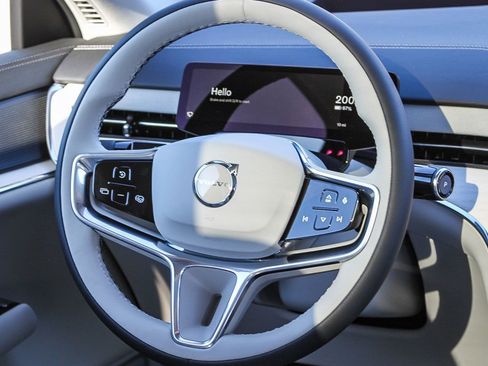 New 2025 Volvo EX90 Plus w/ Protection Package Premier image 18