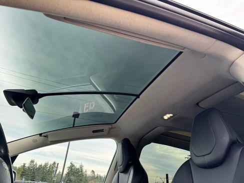 Used 2018 Tesla Model X 75D image 46