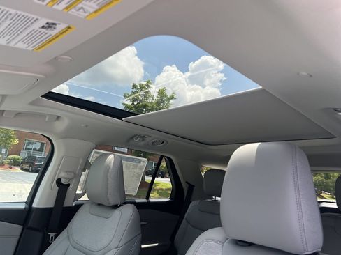 New 2026 Ford Explorer Active w/ Active Comfort Package AWD/4WD image 11