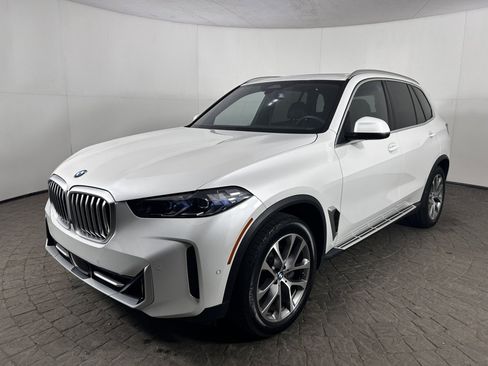 Used 2026 BMW X5 xDrive40i AWD/4WD image 3