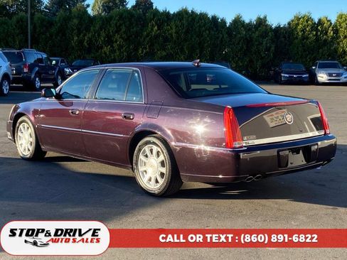Used 2009 Cadillac DTS image 3