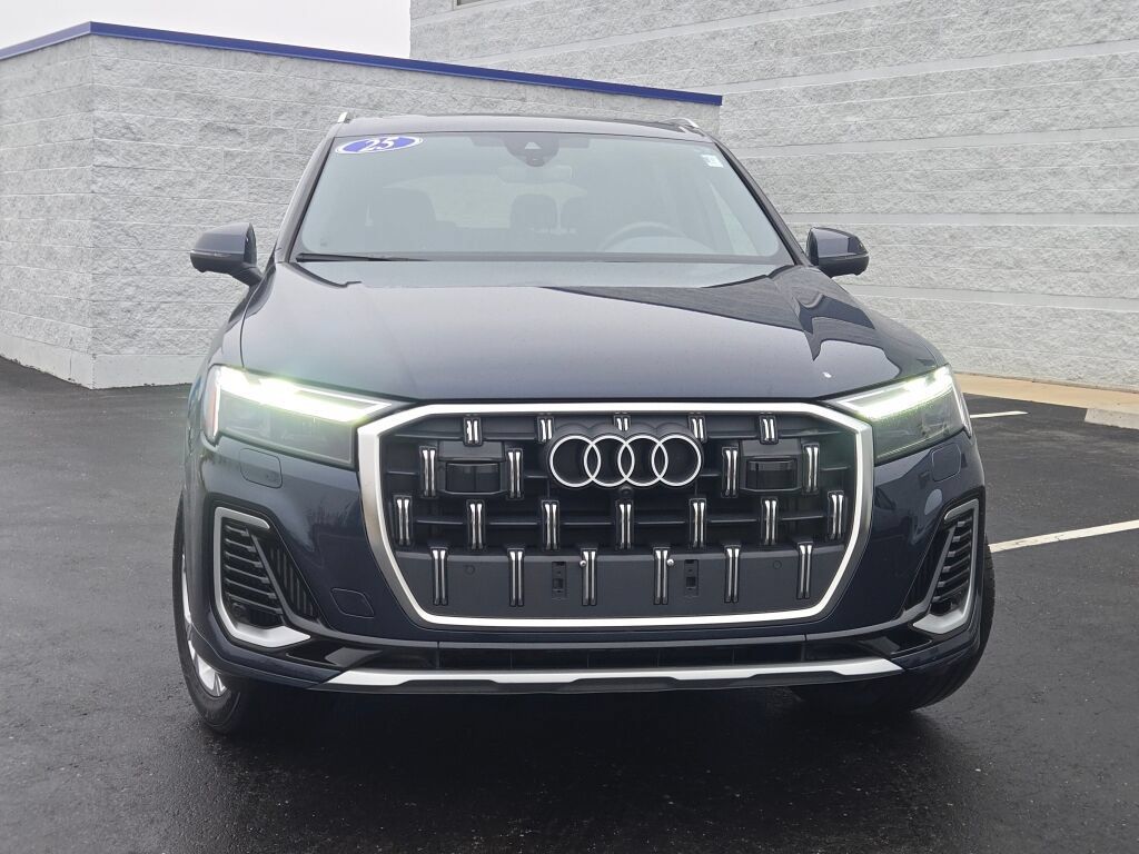 Used 2025 Audi Q7 3.0T Premium Plus AWD/4WD image 4