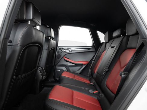 Used 2016 Porsche Macan S w/ Infotainment Package image 19