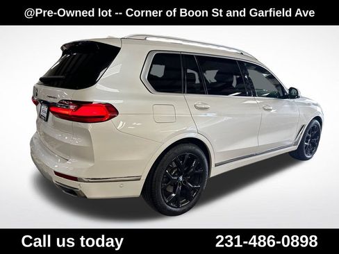 Used 2021 BMW X7 xDrive40i w/ Premium Package AWD/4WD image 5