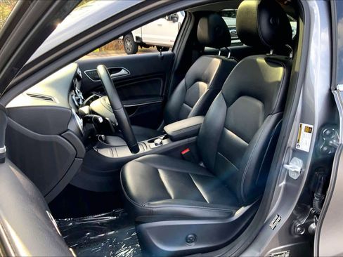 Used 2015 Mercedes-Benz GLA 250 4MATIC image 8