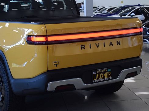 Used 2022 Rivian R1T Adventure AWD/4WD image 4