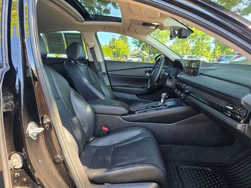 Used 2023 Honda Accord Touring image 11