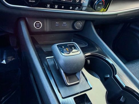 Certified 2021 Nissan Rogue SV AWD/4WD image 20