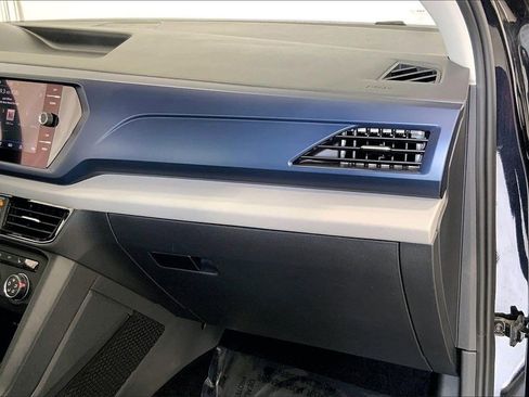 Used 2022 Volkswagen Taos SE image 16