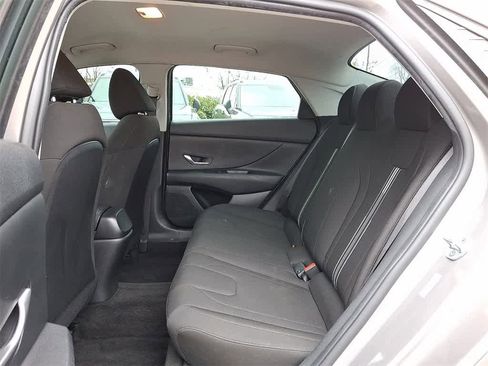 Used 2021 Hyundai Elantra SEL image 10