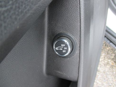 Used 2018 Chevrolet Traverse LT image 15