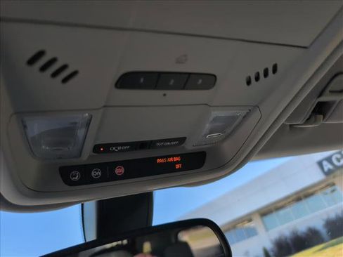 Used 2019 GMC Terrain SLT w/ Preferred Package image 31