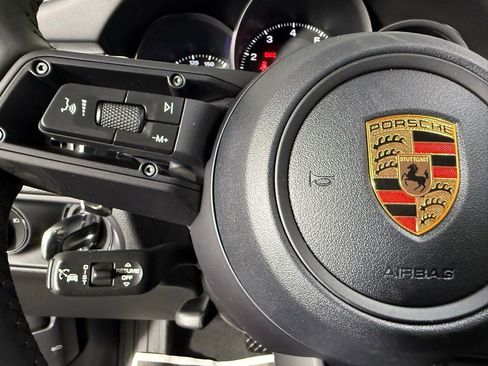 Certified 2026 Porsche Macan AWD/4WD image 37