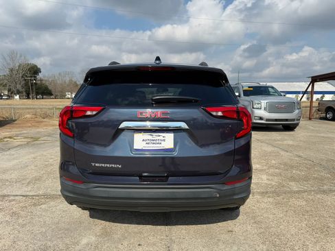 Used 2018 GMC Terrain SLE w/ Driver Convenience Package image 4