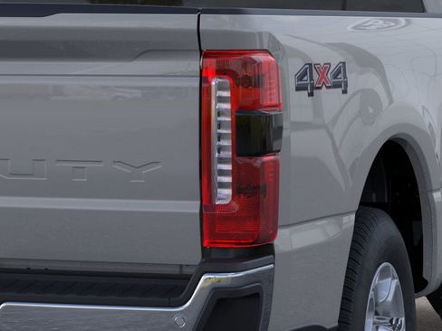 New 2026 Ford F250 XLT w/ 360-Degree Camera Package AWD/4WD image 32